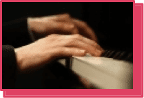 hands-playing-piano